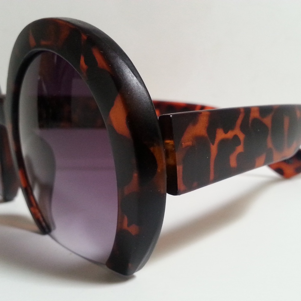 Cropped Shaved Round Frame Womens Sunglasses